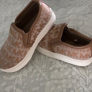 Michael Kors  Size 7 -Kids Tan Slip-On Sneakers